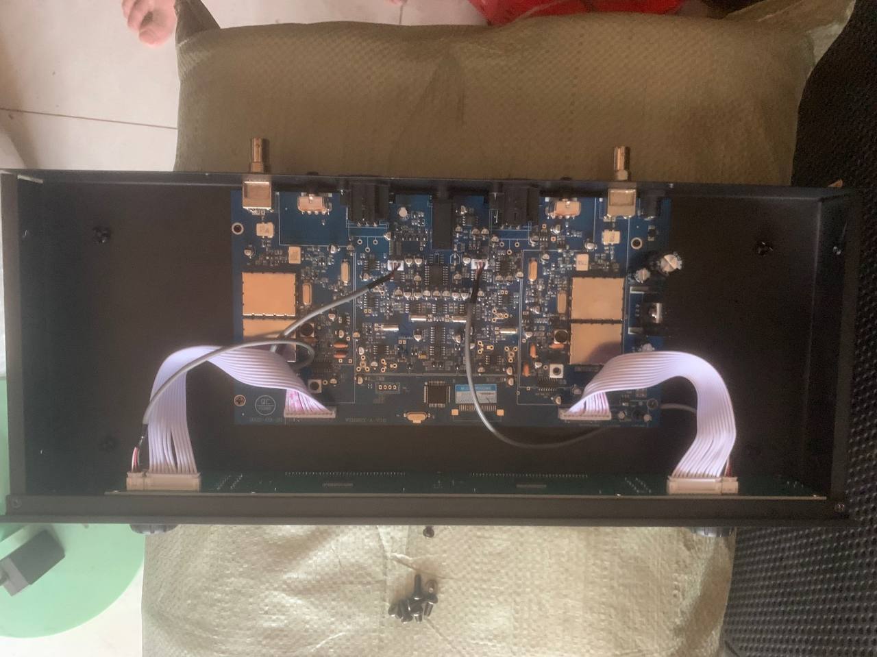 Micro không dây SHURE UGX8 (loại 1) chất âm đỉnh cao dày, ấm và bay bổng